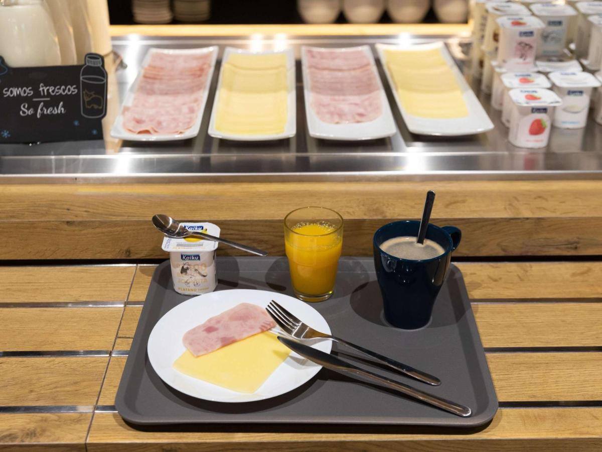 Ibis Budget Madrid Aeropuerto Eksteriør bilde