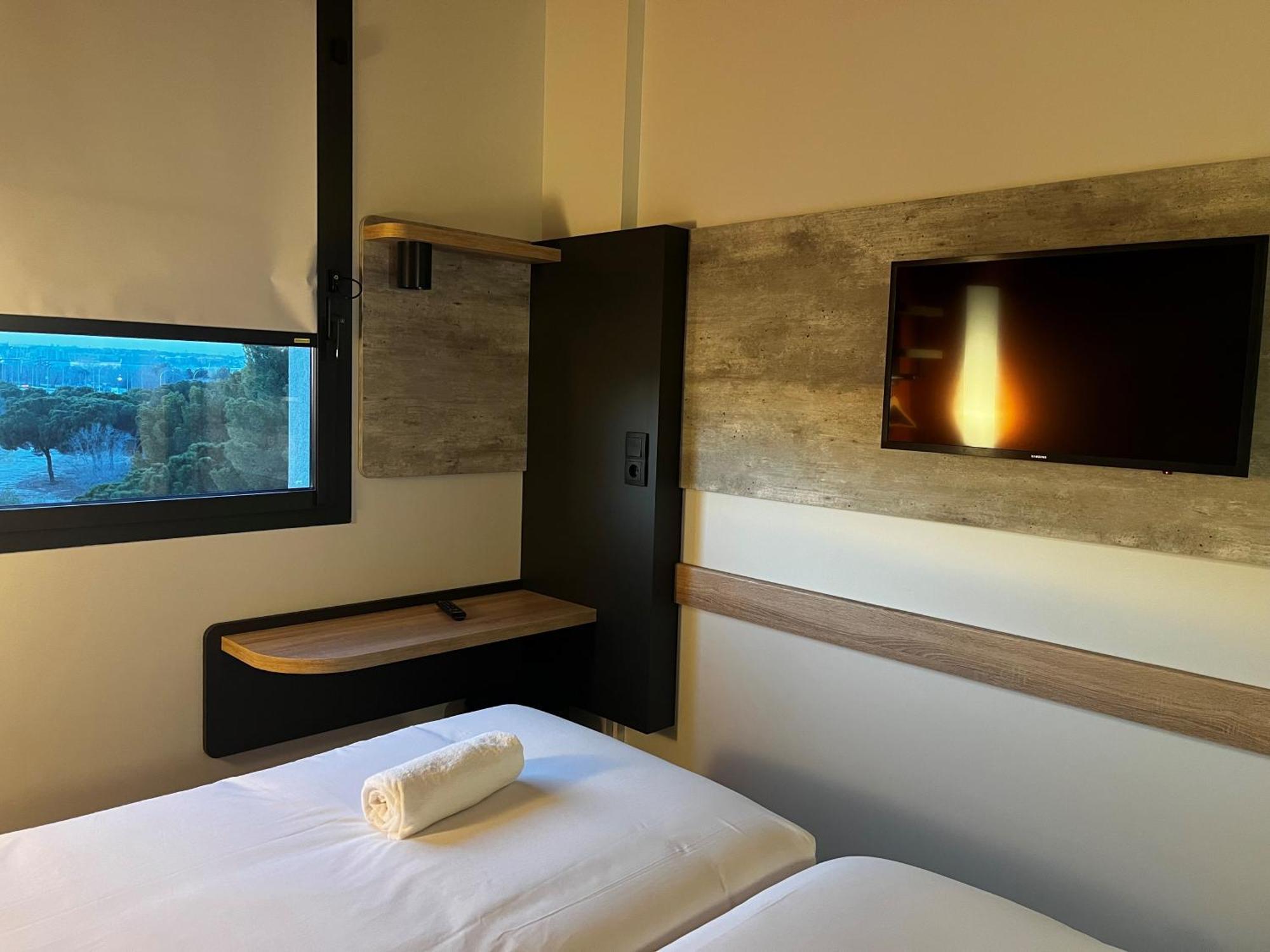 Ibis Budget Madrid Aeropuerto Eksteriør bilde