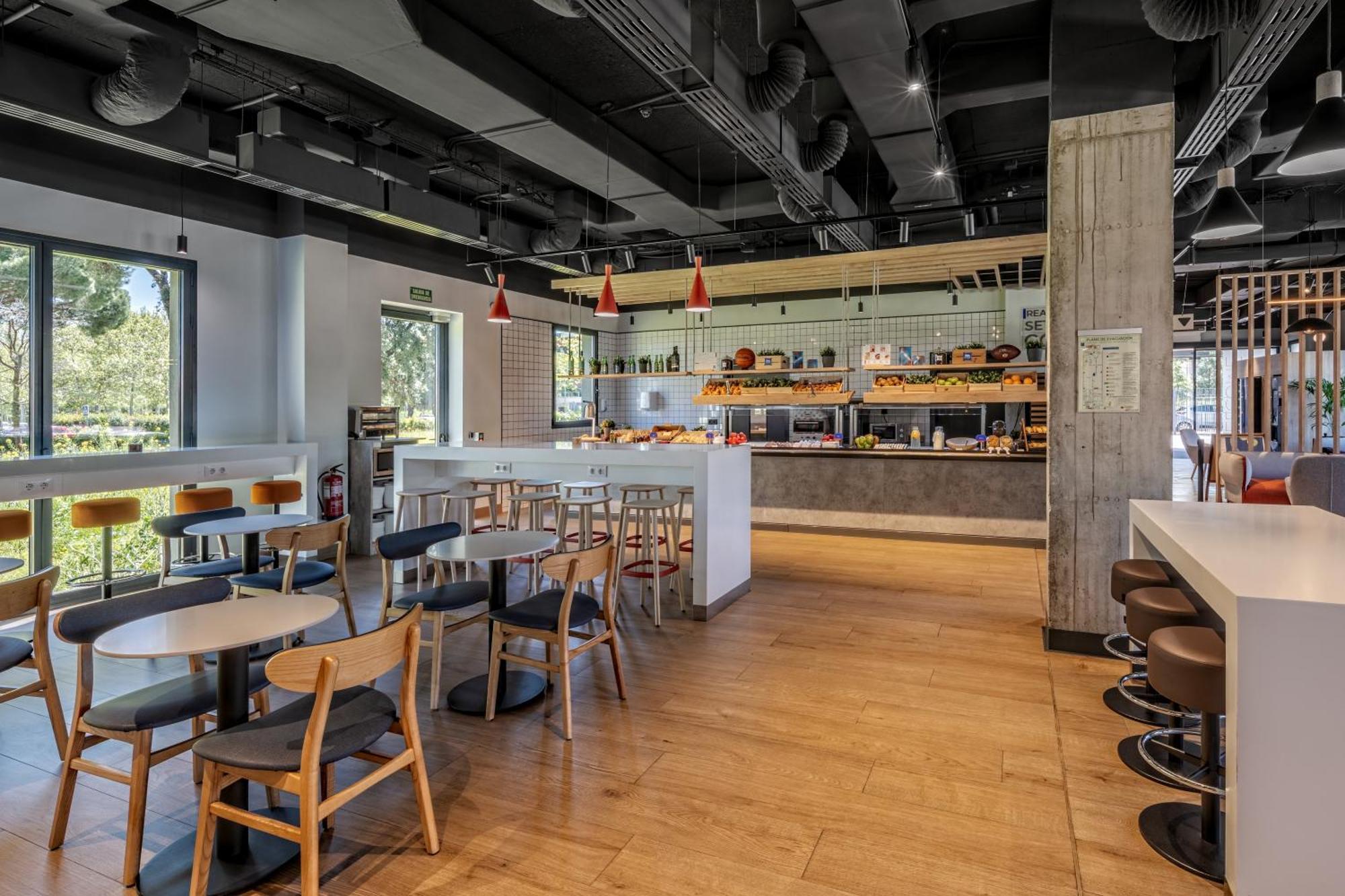 Ibis Budget Madrid Aeropuerto Eksteriør bilde