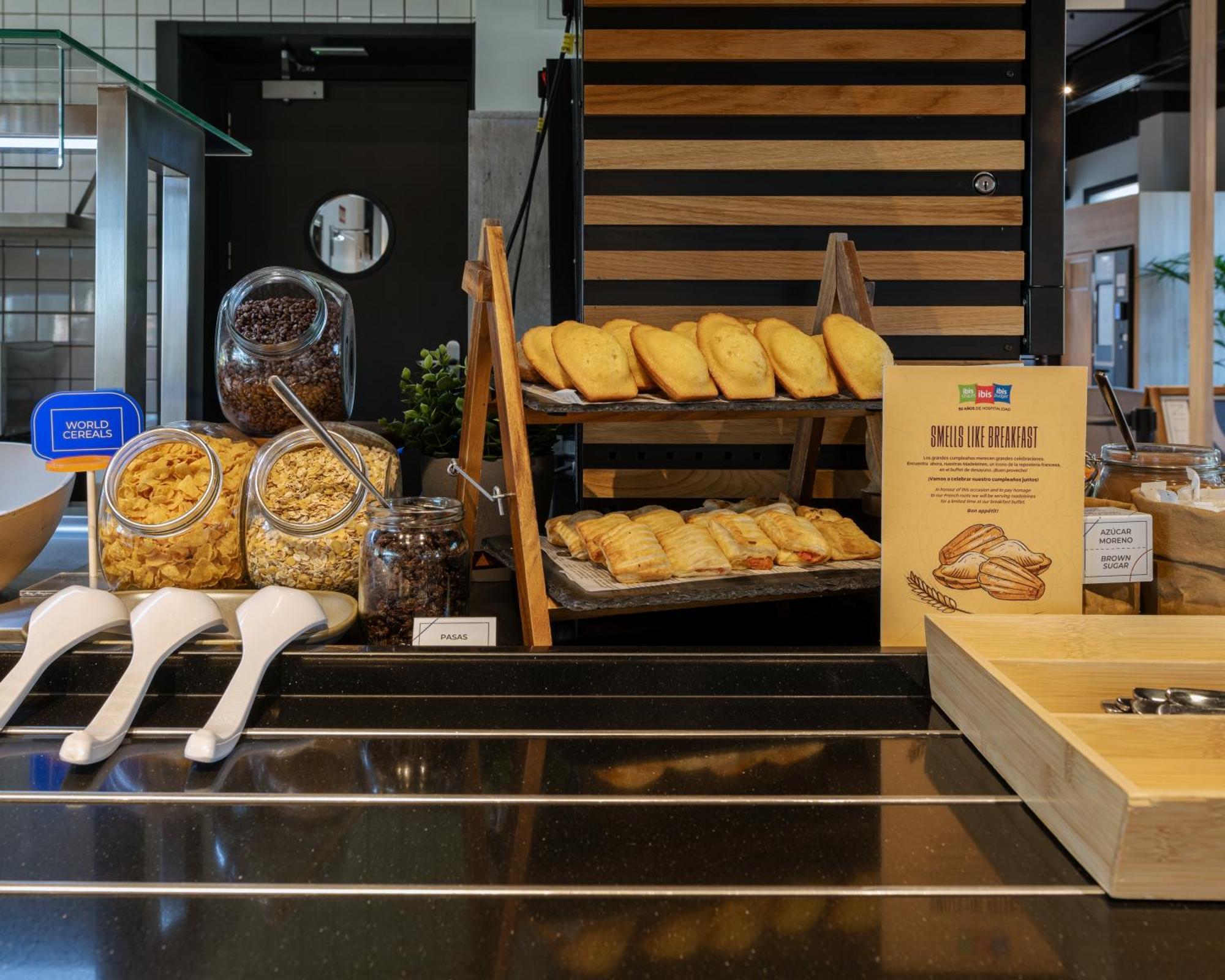 Ibis Budget Madrid Aeropuerto Eksteriør bilde
