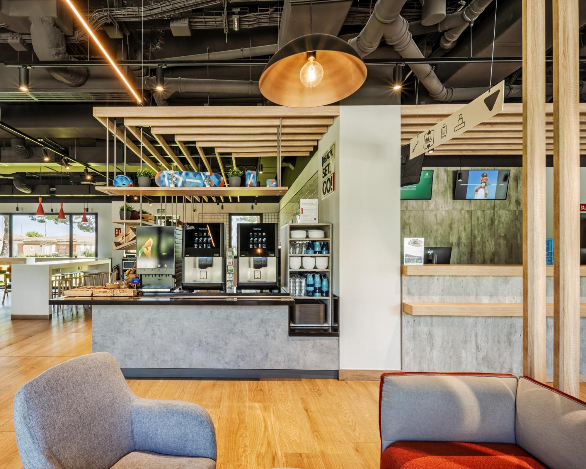 Ibis Budget Madrid Aeropuerto Eksteriør bilde