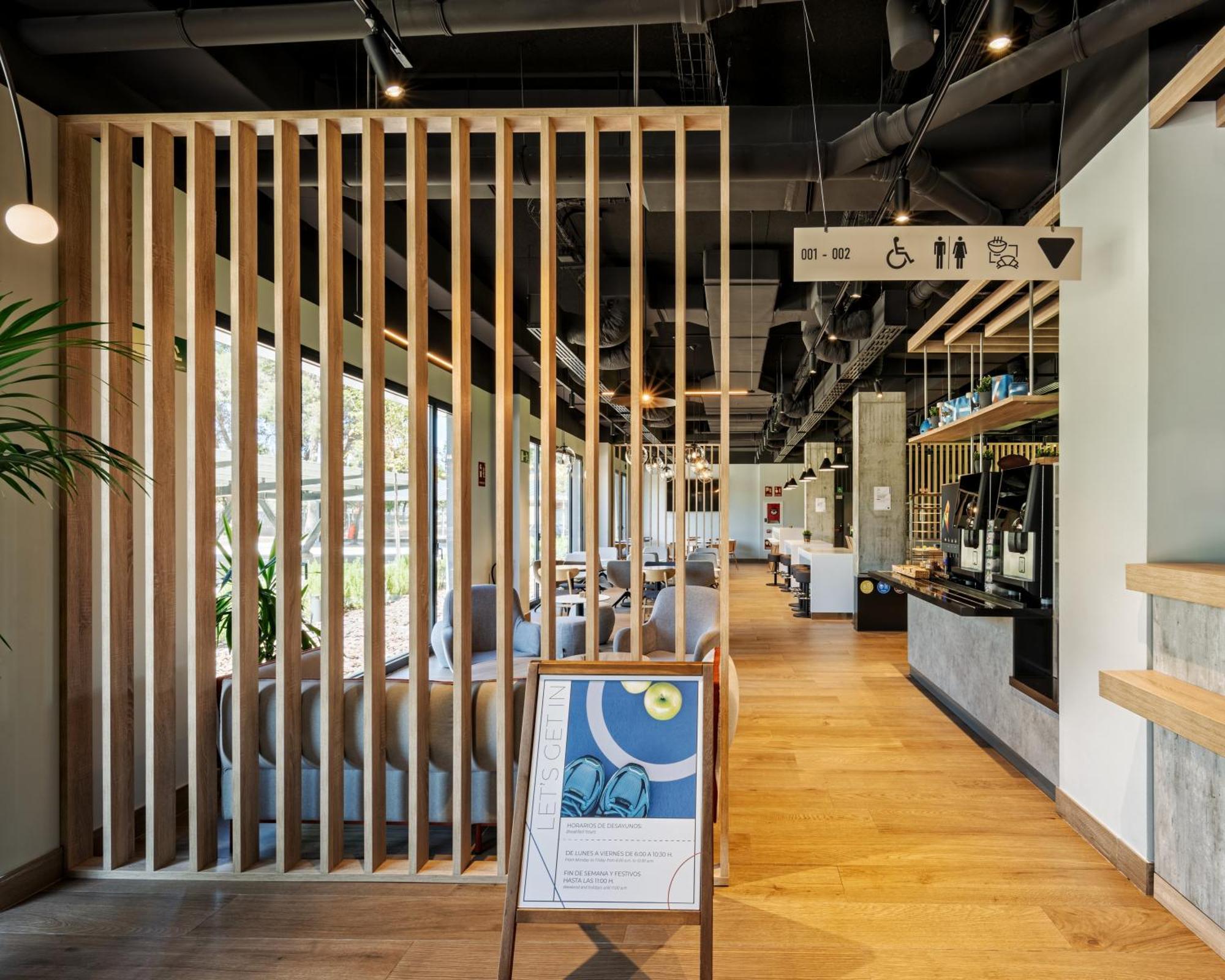 Ibis Budget Madrid Aeropuerto Eksteriør bilde