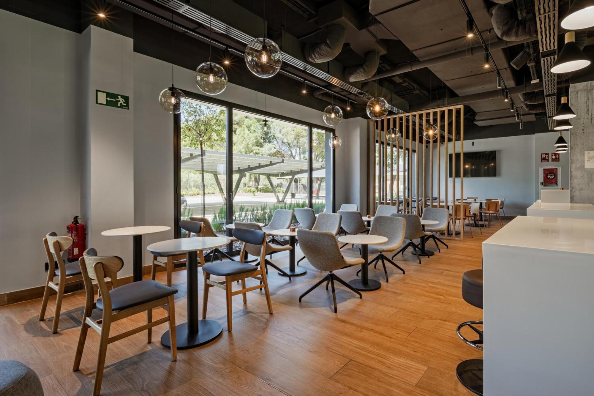 Ibis Budget Madrid Aeropuerto Eksteriør bilde